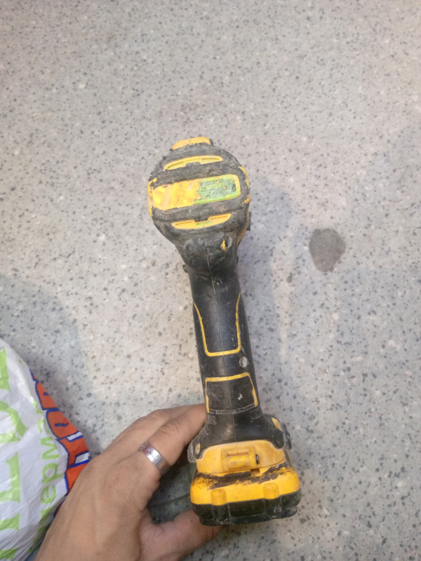 Гайковерт Dewalt dcf860