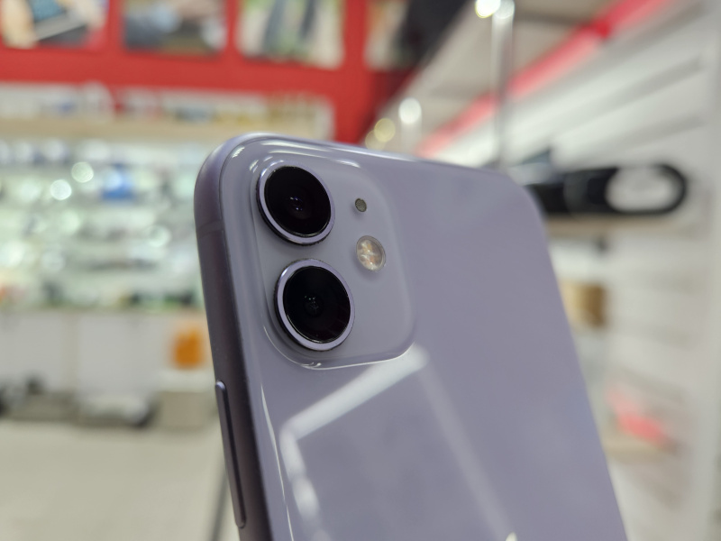 Мобильный телефон Apple iPhone 11