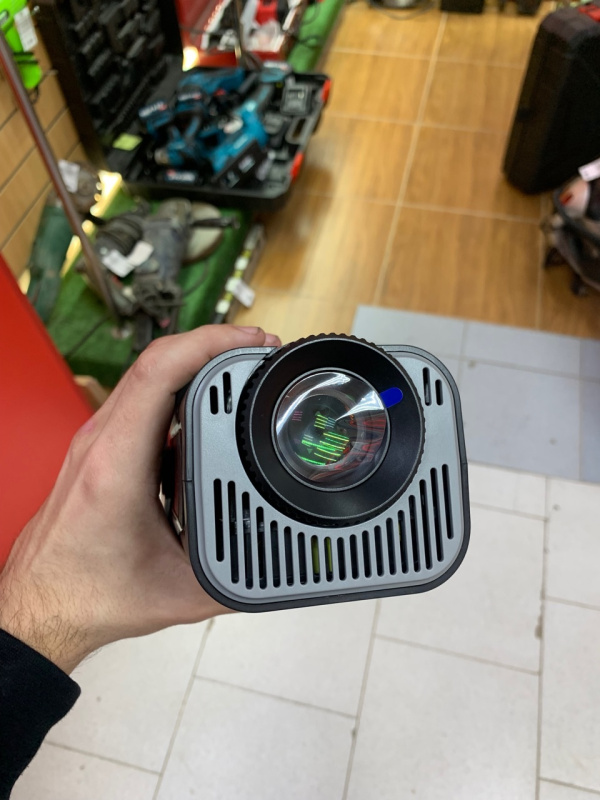 Проектор  tosy