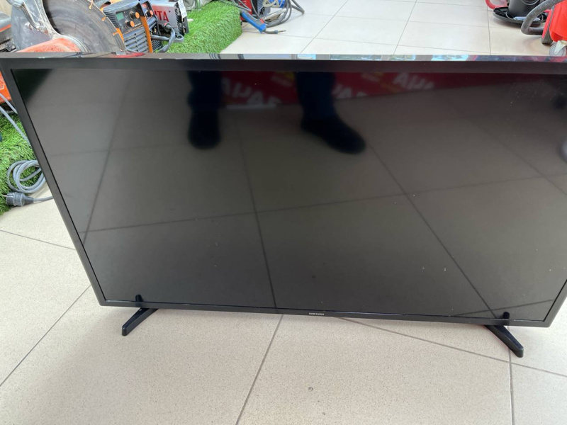 Телевизор Samsung UE40M5000AU