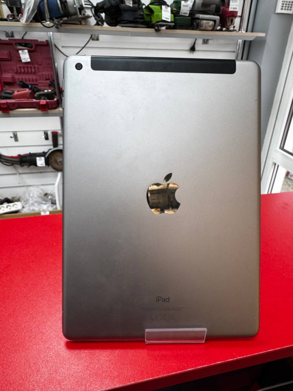Планшет Apple iPad (6-го поколения) (2018)