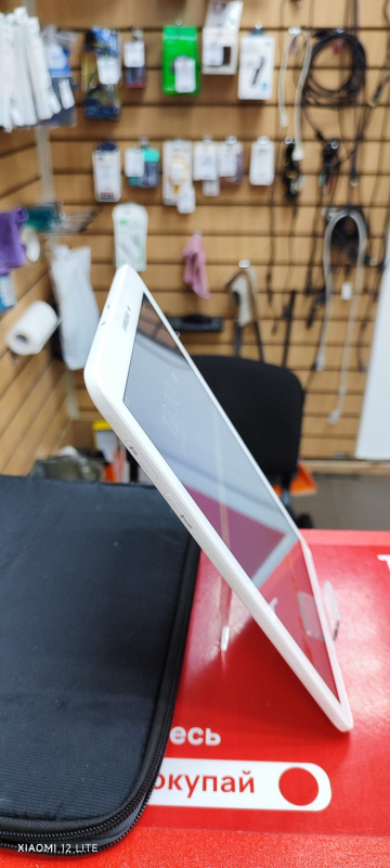 Планшет Samsung Galaxy Tab E 9.6 SM-T561