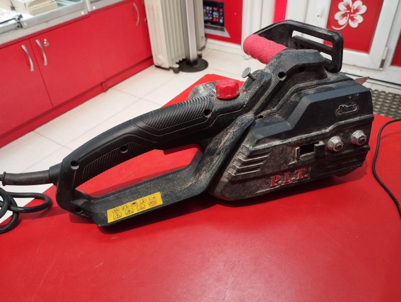 Электропила P.I.T. PKE405-D1