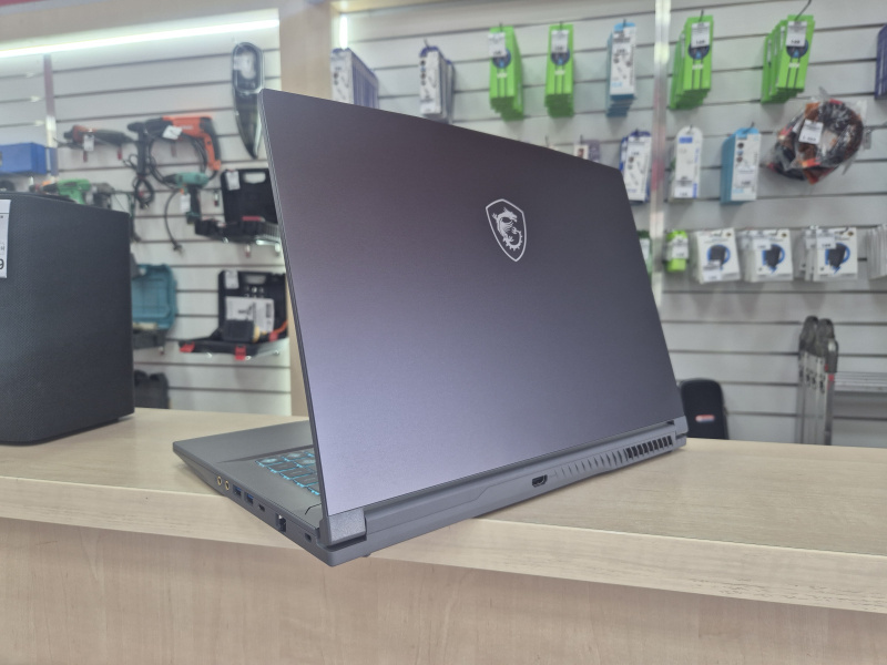 Ноутбук MSI Thin 13 B13UC