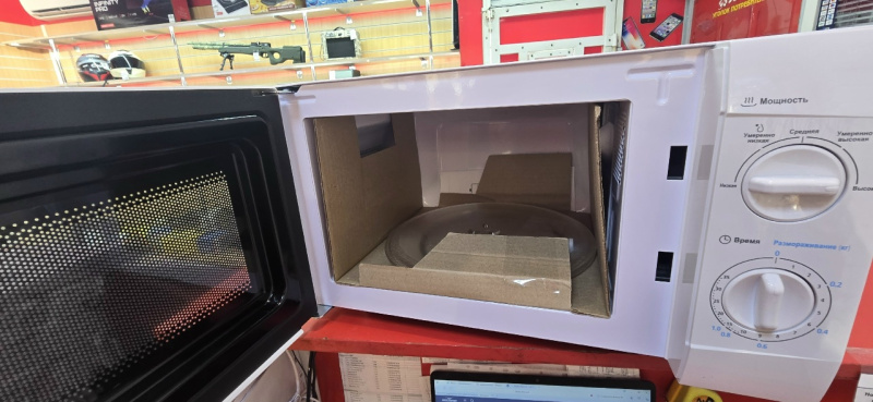 Микроволновая печь Midea MM720CKE