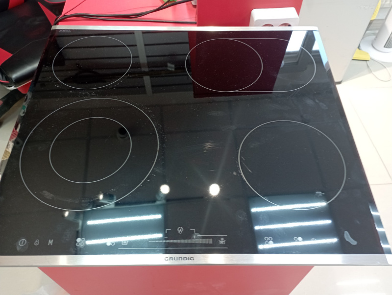 Плита Grundig GIEV624430X