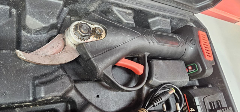 Ножницы по металлу  1