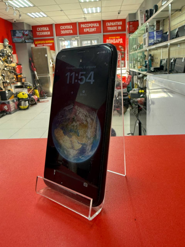 Мобильный телефон Apple iPhone XR