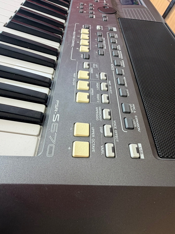 СИНТЕЗАТОР ЯАХА   PSR-S670