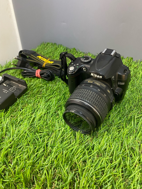 Фотоаппарат Nikon D5000