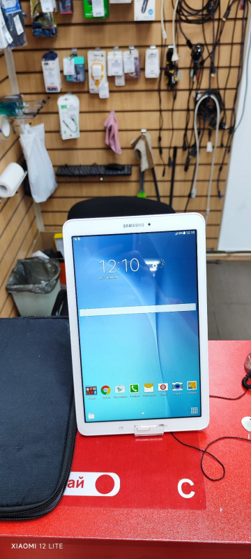 Планшет Samsung Galaxy Tab E 9.6 SM-T561