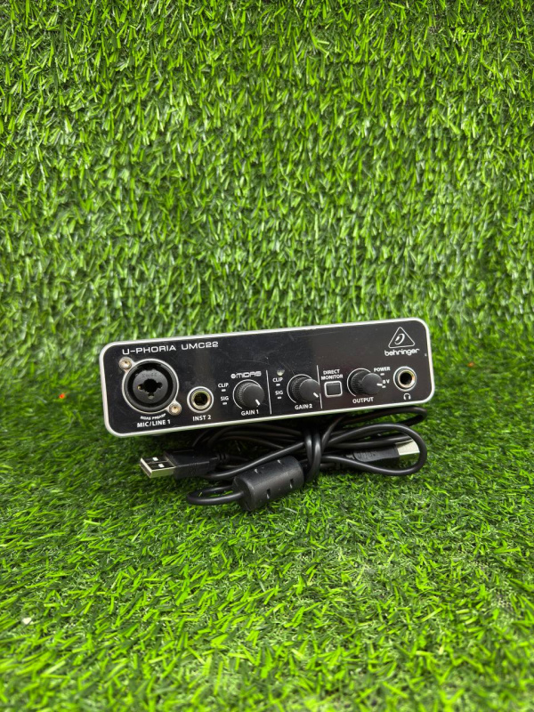 Ресивер Behringer U-PHORIA UMC22 звуковая карта