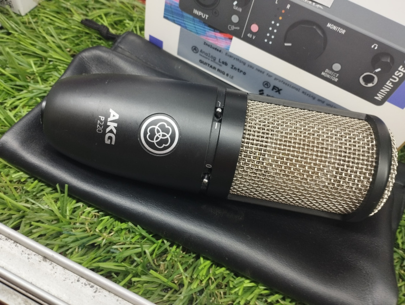 Микрофон Arturia akg 220