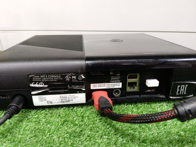 Приставка Microsoft X-box 360