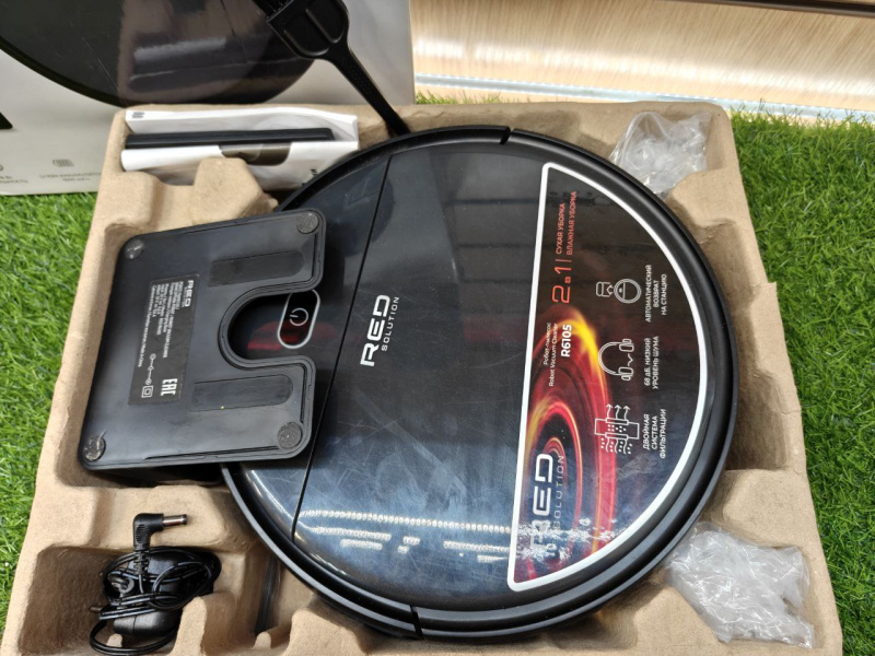 Пылесос Red Solution R6105
