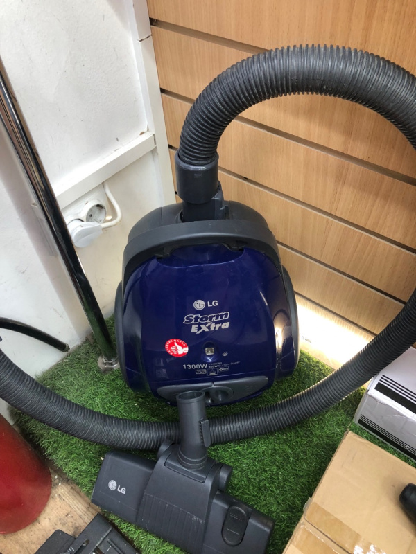 Пылесос LG 1300W