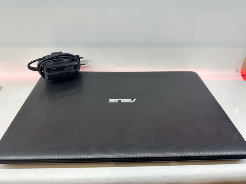 Ноутбук ASUS x751l