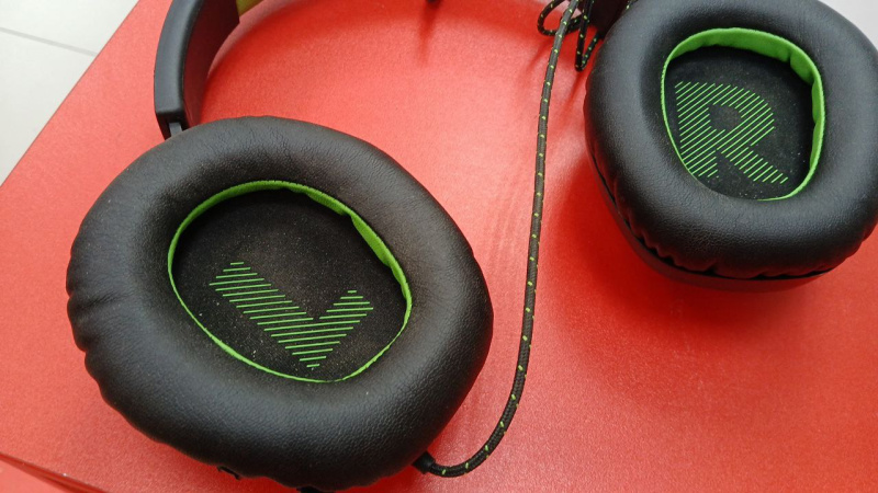 Наушники JBL quantum 100x