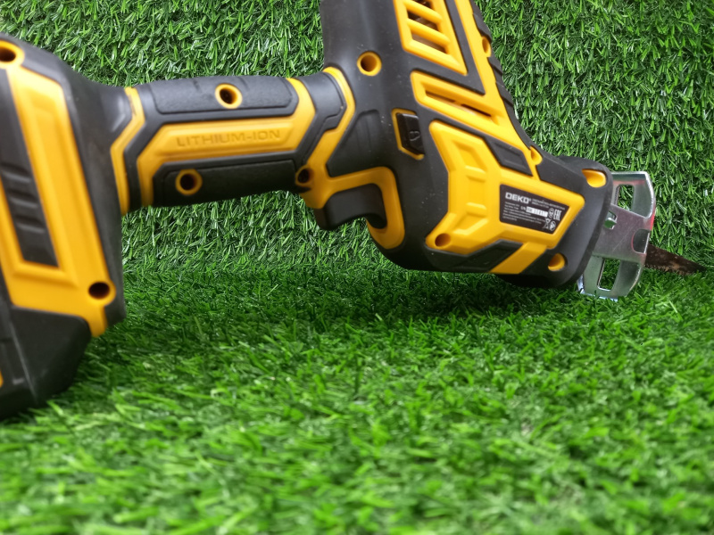 Сабельная пила Deco DKSR20