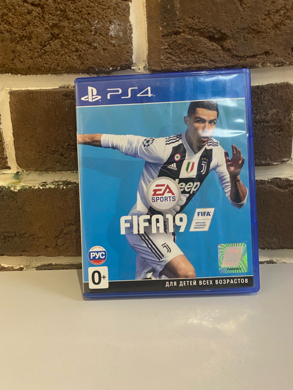 Sony PS 4 FIFA 2019  Sony --