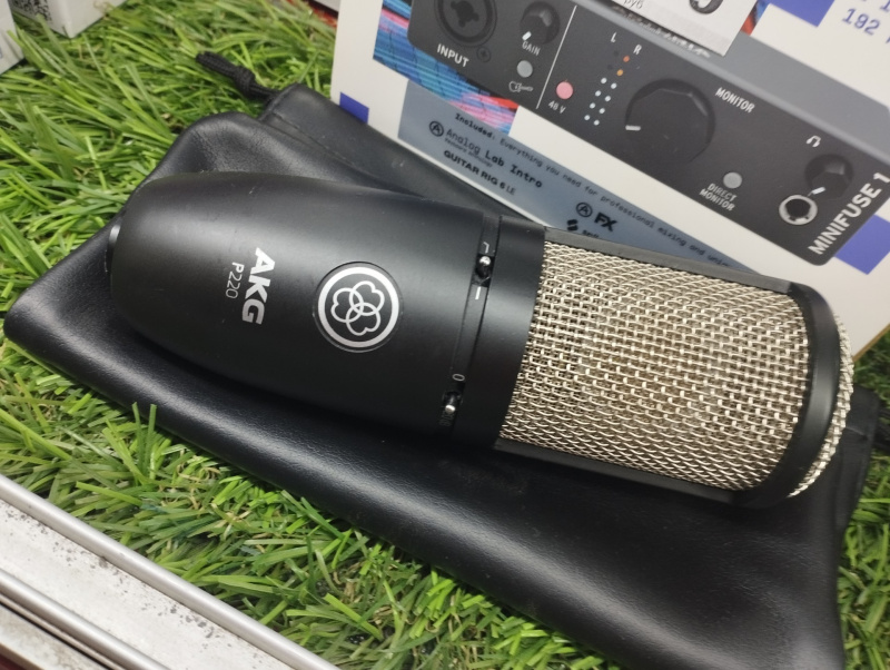 Микрофон Arturia akg 220