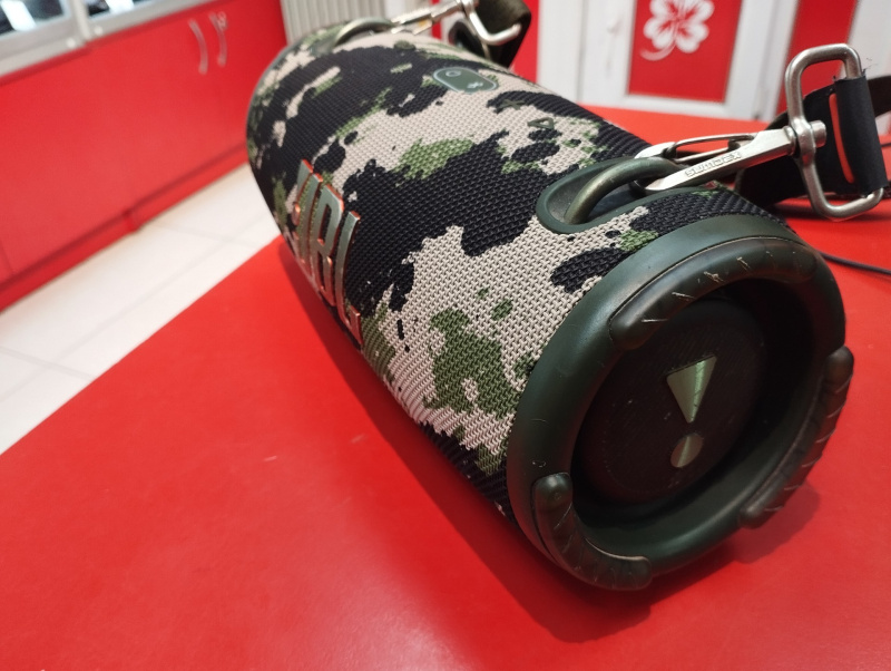 Колонки Портативная колонка JBL Charge 5
