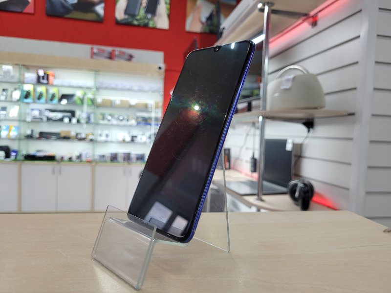 Мобильный телефон Samsung Galaxy A70