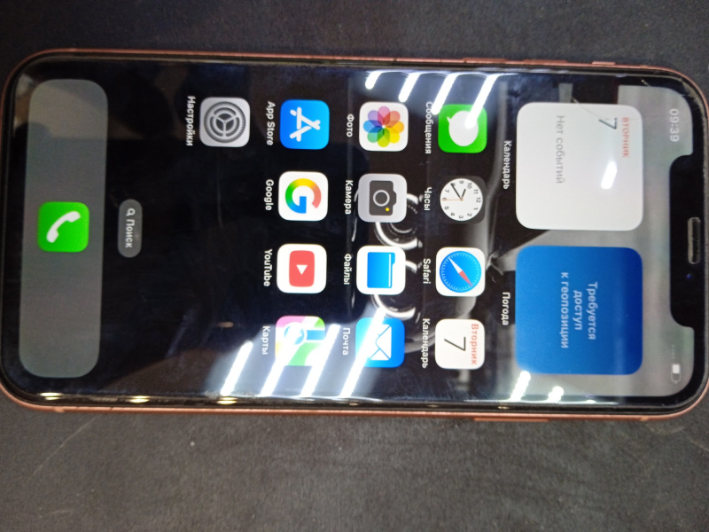 Мобильный телефон Apple iPhone XR