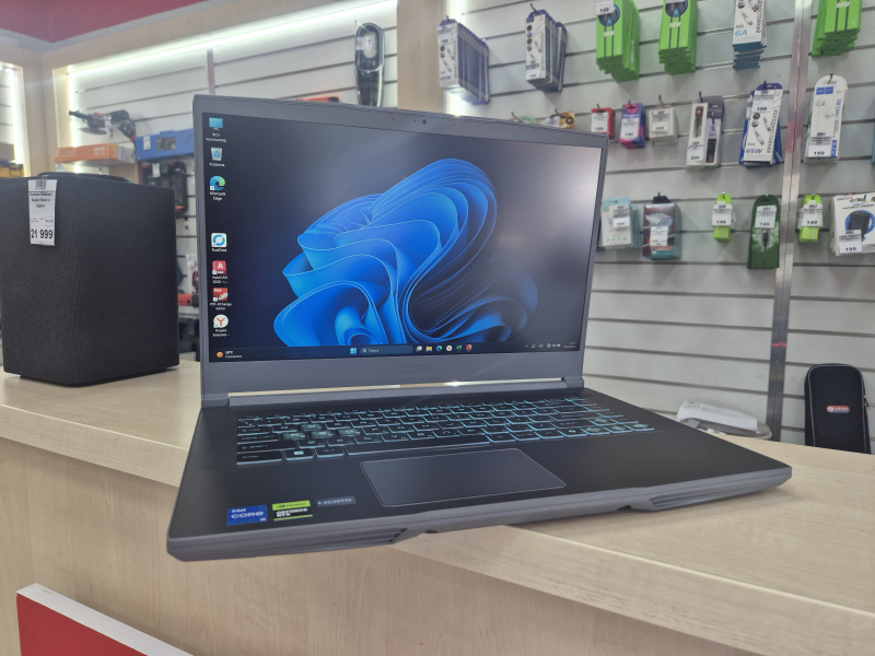 Ноутбук MSI Thin 13 B13UC