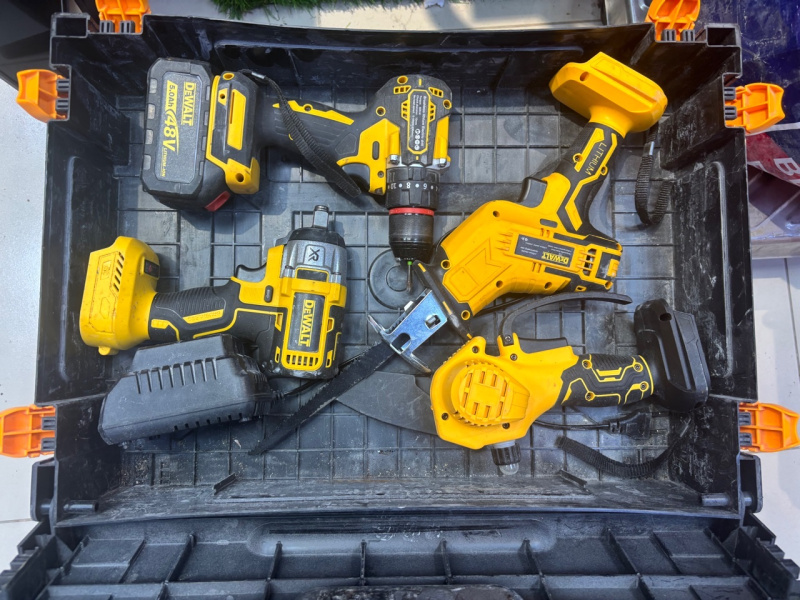 Набор электроинструмента Dewalt 11 в 1