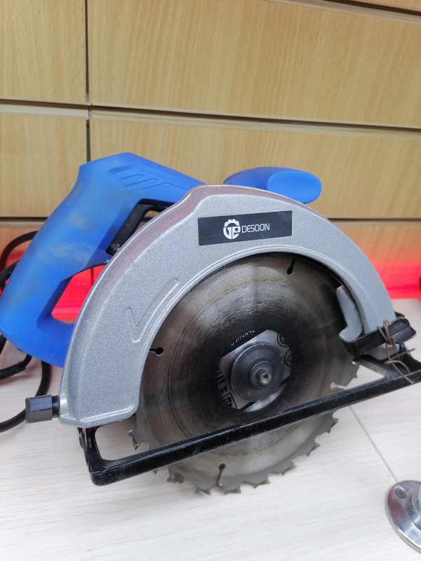Циркулярная пила Desoon DSCS1500
