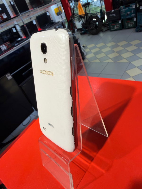 Мобильный телефон Samsung Galaxy J1